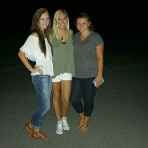 Meet your Posher, Cesely