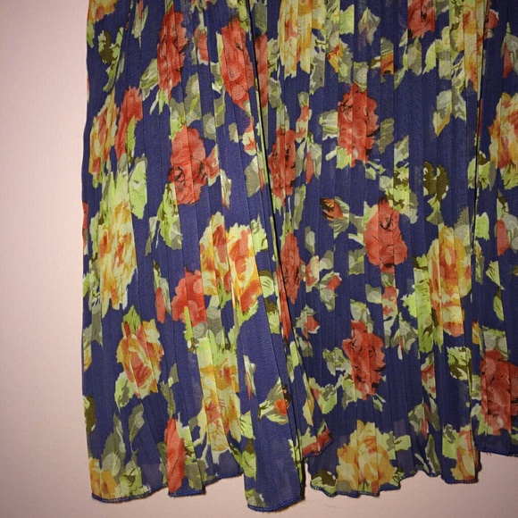 🌜Floral Ruffles Tank Top🌛 - Picture 2 of 3