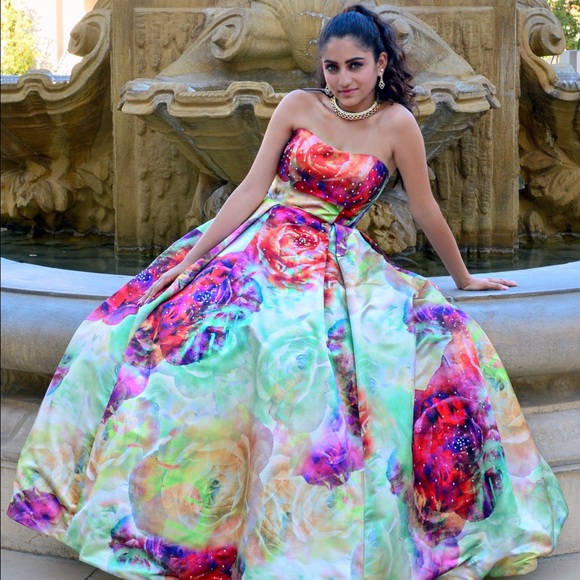 Meet Your Posher, Rebecca! β¨ - Picture 4 of 4