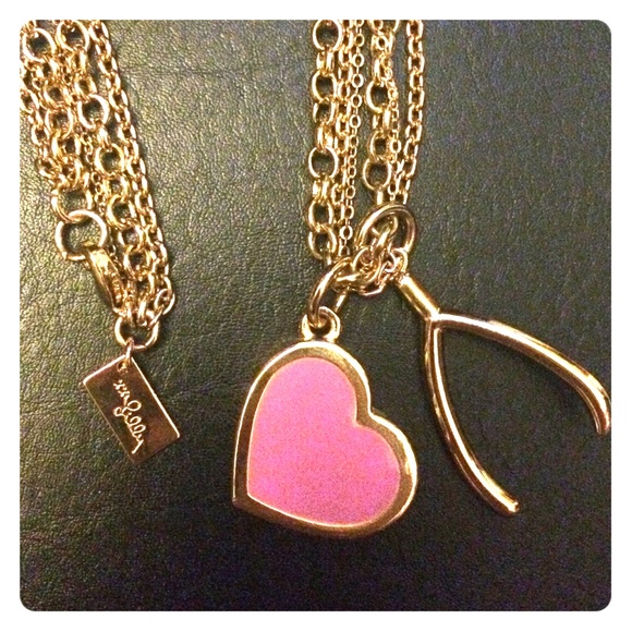 Lilly necklace