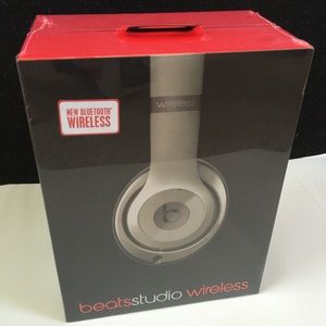New Beats Studio Wireless Headphones Titanium