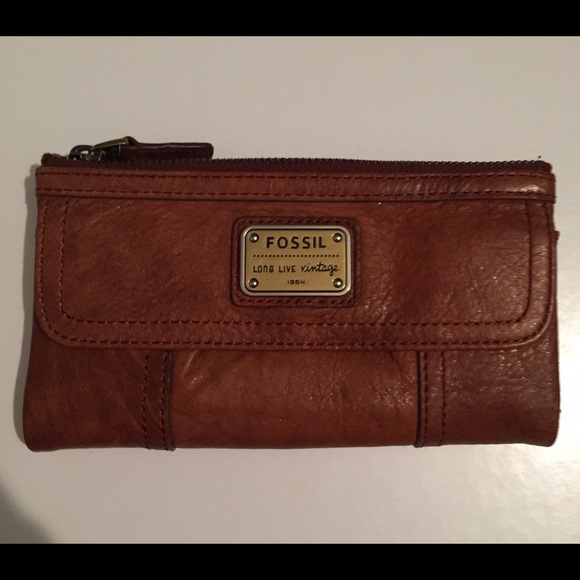 Brand new FOSSIL wallet - Picture 1 of 3