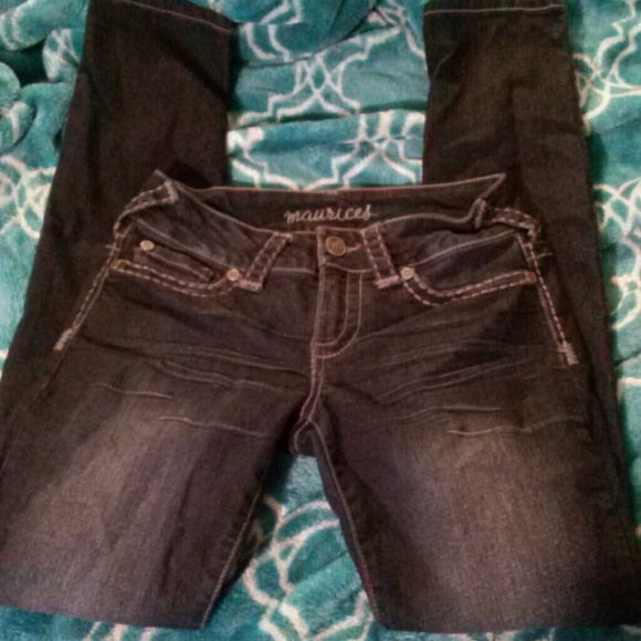 Brand New Pair Of Maurices stretchy skinny jeans - Picture 1 of 4
