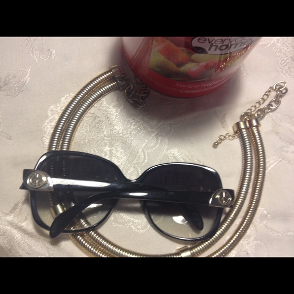 Giorgio Armani sunglasses - Picture 2 of 4