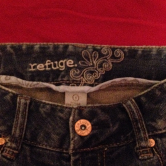 Shorts - Picture 3 of 3