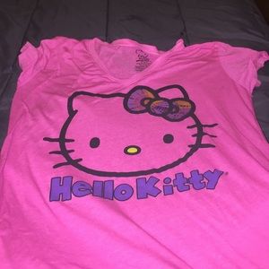 V neck hello kitty shirt