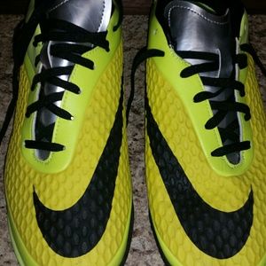 Nike soccer sneakers (men size)