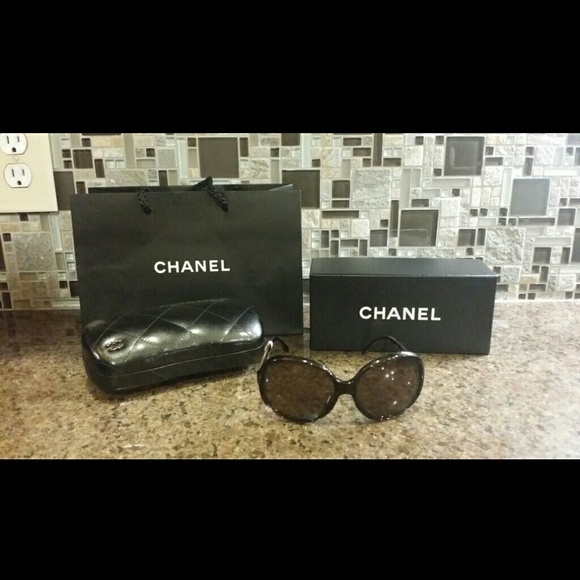 CHANEL authentic new tags sunglasses box gift set