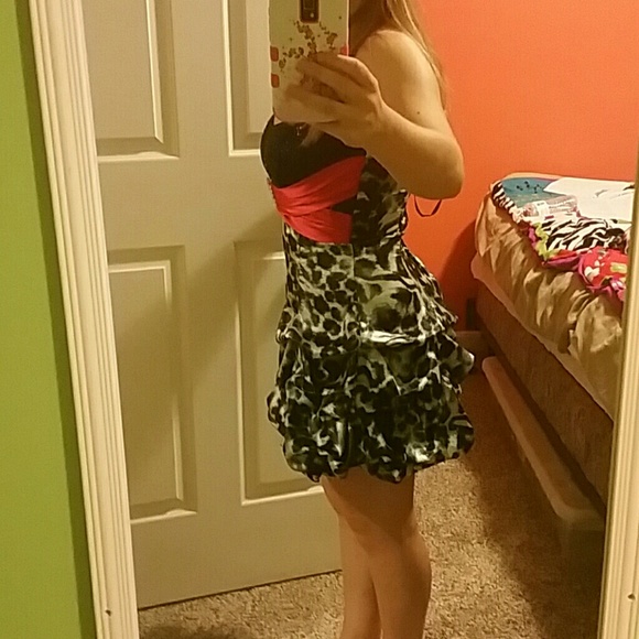 Homecoming dress - Picture 1 of 4
