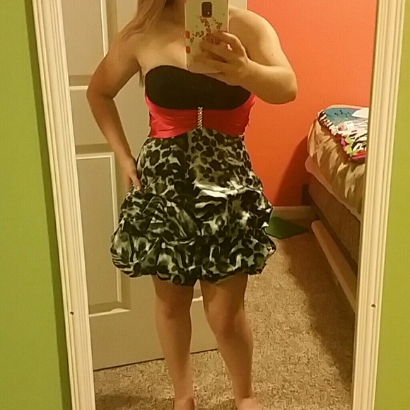 Homecoming dress - Picture 2 of 4