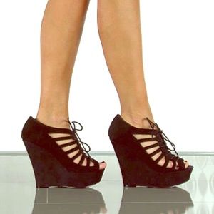 HOLD Steve Madden watchout suede  wedges size 8.5