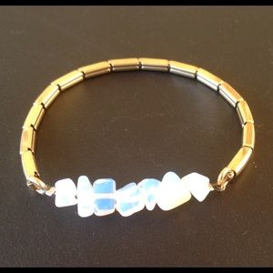 Fluorescent and Gold Bracelet