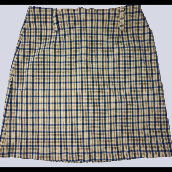 Plaid Form-Fitting Skirt