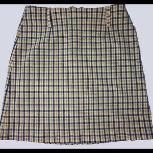 Plaid Form-Fitting Skirt