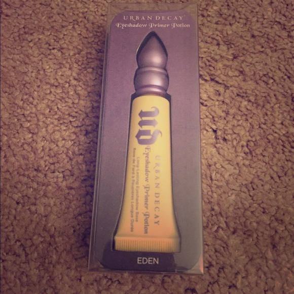 Urban Decay Eyeshadow Primer in Eden