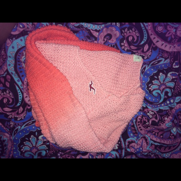 Hollister sweater