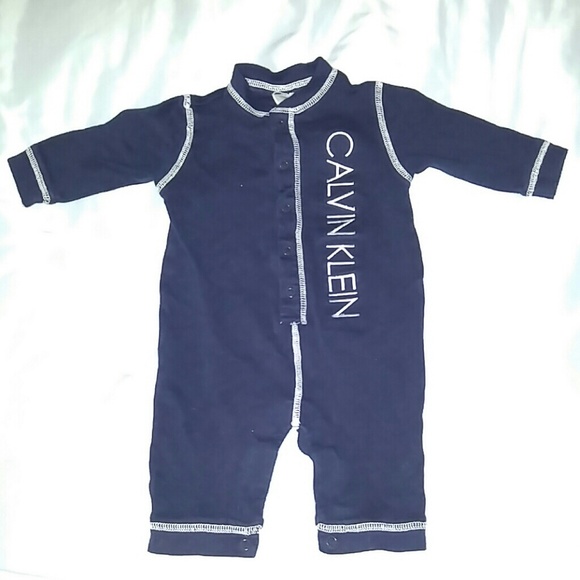 One piece suit - Picture 1 of 2
