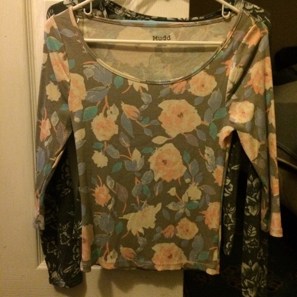 Quarter sleeve shirt