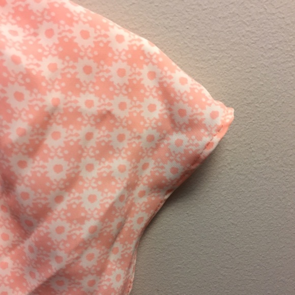 🆕Pink bow back blouse🆕 - Picture 3 of 4