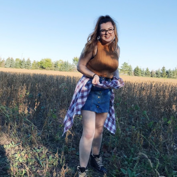 Meet your Posher, Haley - Picture 4 of 4