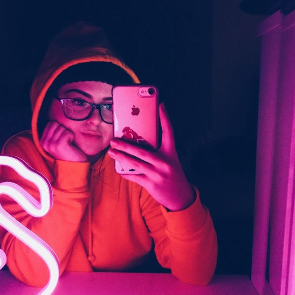 Meet your Posher, Haley - Picture 3 of 4