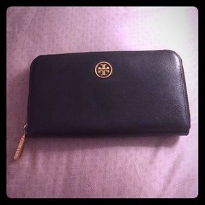 Tory Burch Robinson Continental Zip Wallet