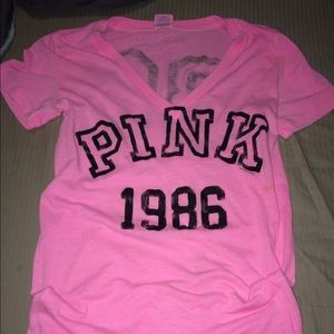 VS pink v neck