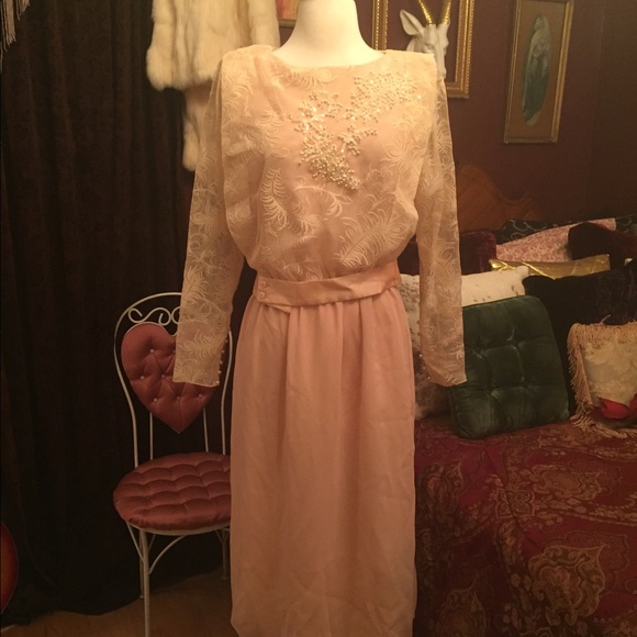 Vintage light pink lace dress