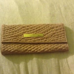 Ivanka Trump jewlery wallet.