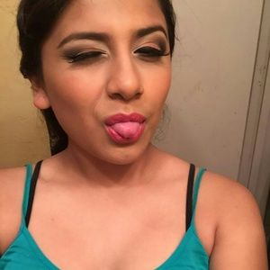 Meet your Posher, Grecia