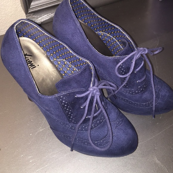 Royal blue suede round toe shoes