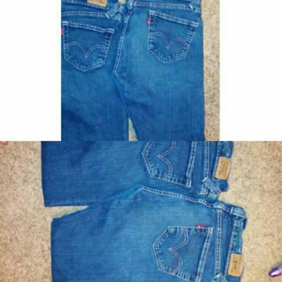 2 Levi's jeans. Each 8.00$. Or both for 15.00$