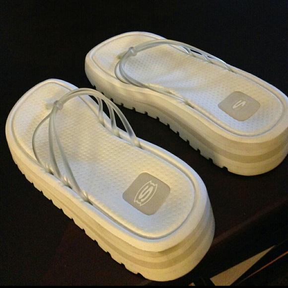 White skecher sandals