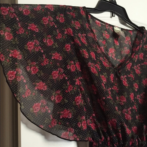 DONATED - Vintage Butterfly Sleeve Blouse - Picture 2 of 3