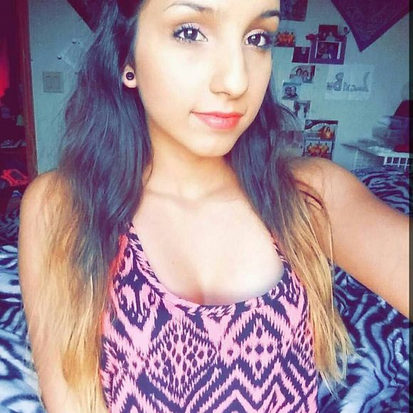 Meet your Posher, Alexis