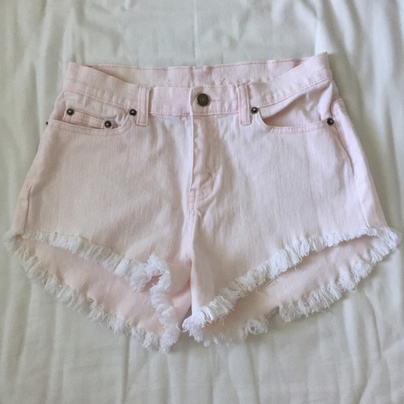 Highwaisted light pink cut off shorts