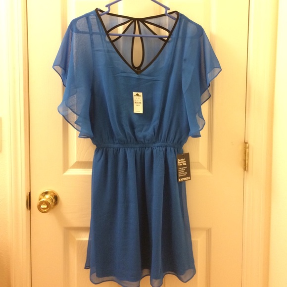 Sold on 〽️ NWT Express Dress