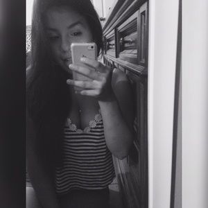 Meet your Posher, Jeanine