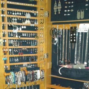 JEWELRY ANYONE