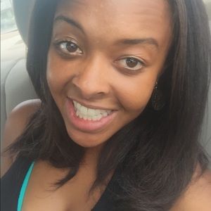 Meet your Posher, Kendra