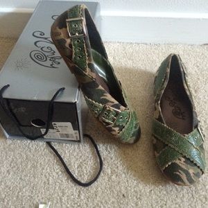 Camouflage pattern slip ons