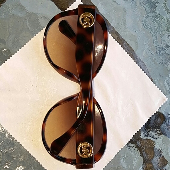 100% authentic Michael Kors sunglasses Violet