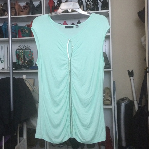 Willi Smith Tops - 💟ON SALE💟Gorgeous mint green keyhole blouse