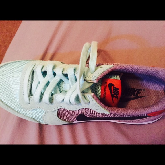 💥BRAND NEW Women's Nike - Picture 2 of 3