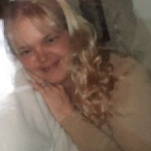 Meet your Posher, Debra