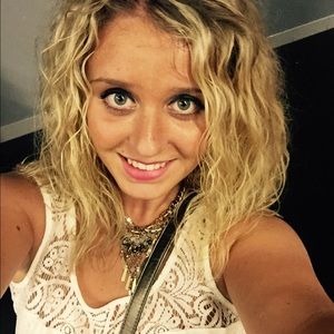 Meet your Posher, Hannah