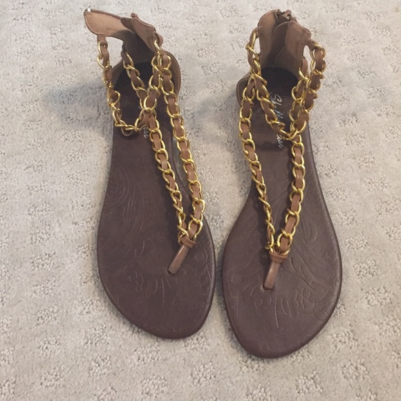 Great sandals never worn!