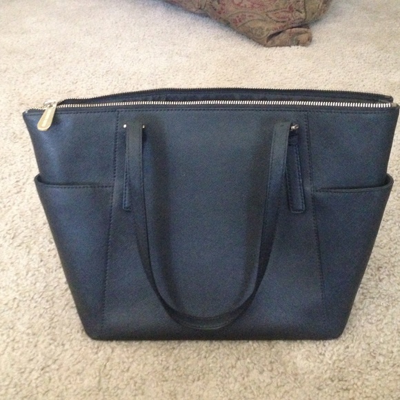Michael Kors Jet Set Leather Tote - Picture 3 of 3