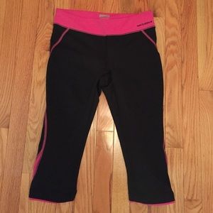 New Balance workout crops