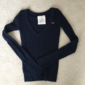 Holliester blue sweater